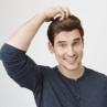 9 Hábitos Diarios que Contribuyen a la Pérdida de Cabello en Hombres y Consejos para Eliminarlos