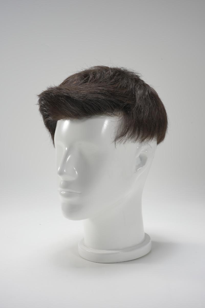 protesis capilar para hombre de base de skin super delgado con pelo largo medio en la superficie con flequillo. Fácil de estilizar