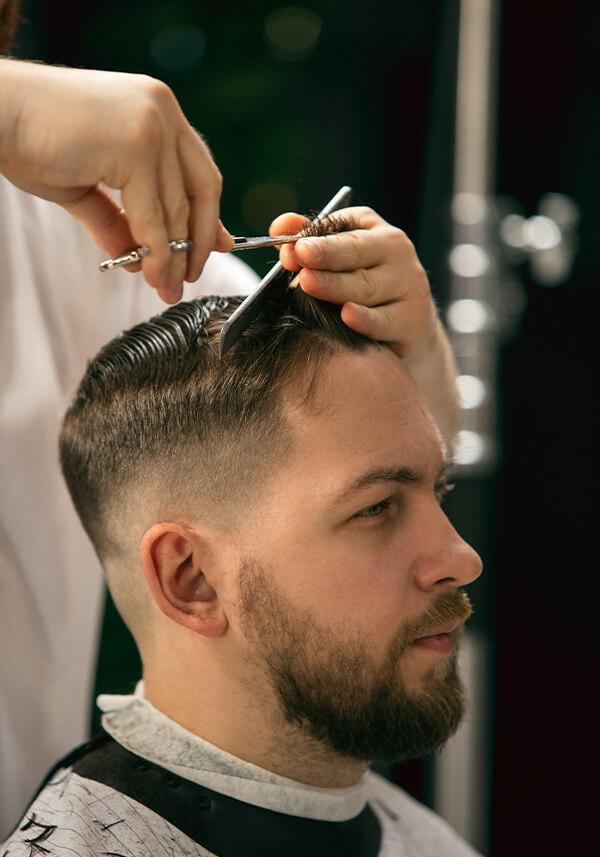 Servicio de corte y estilizado de cabello en pelucas y prótesis capilares