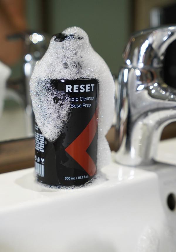 Limpiador para cuero cabelludo en el uso de prótesis capilares