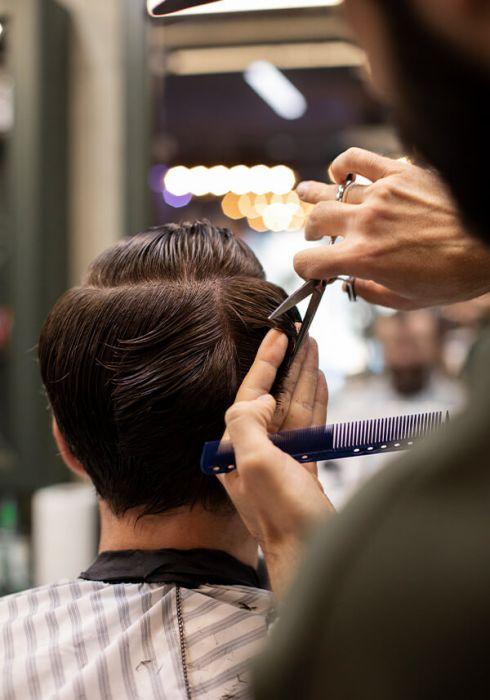 Servicio de reducción de densidad de cabello en pelucas y prótesis capilares.