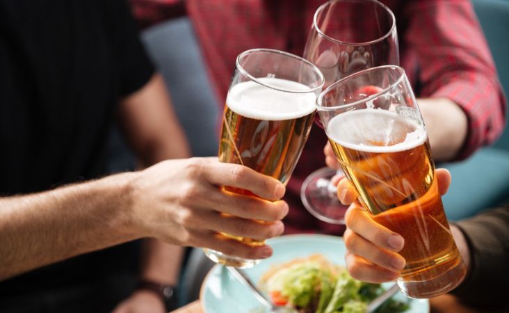 el alcohol y la perdida de cabello