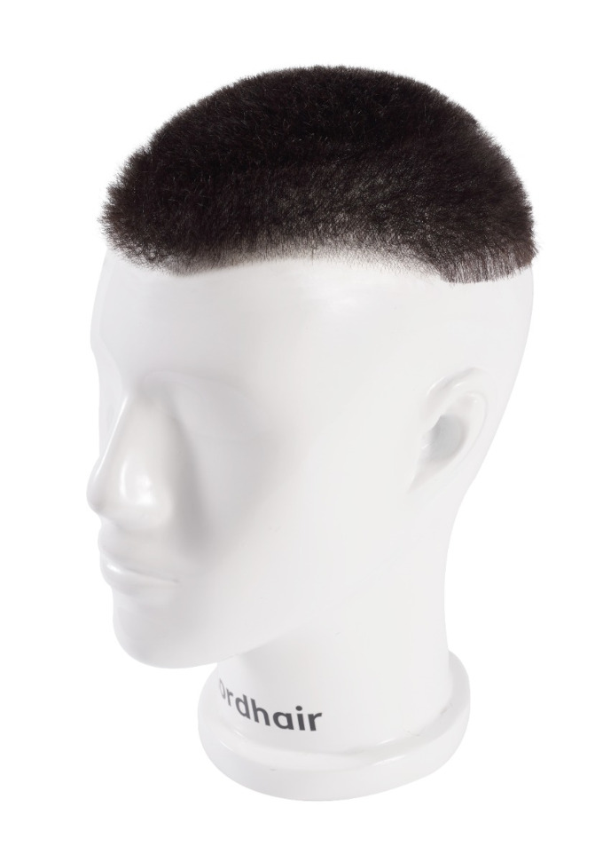 Cabello Estilo Ceasar en una prótesis capilar para hombre