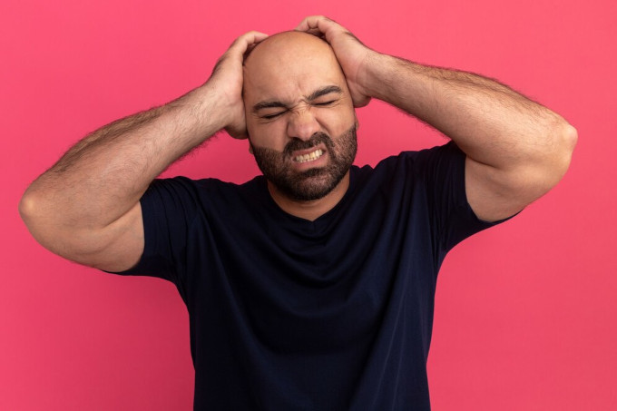 irritacion al usar una prótesis capilar