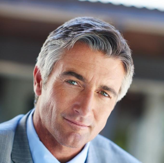 estilos de cabello hombres mayores y de edad