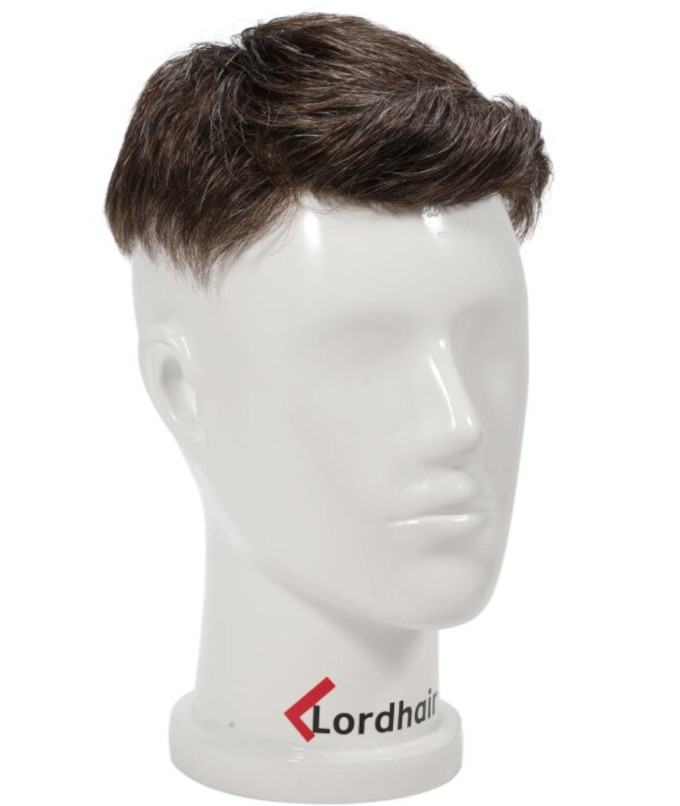 Corte Side Part con Volumen Controlado en Prótesis Capilar