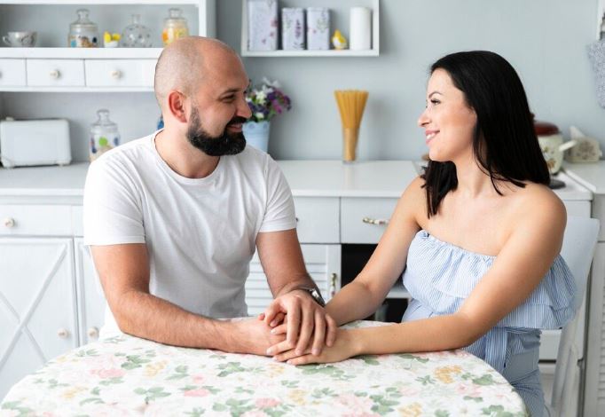 El apoyo de tu pareja y familia es escencial al enfrentarte a la calvicie