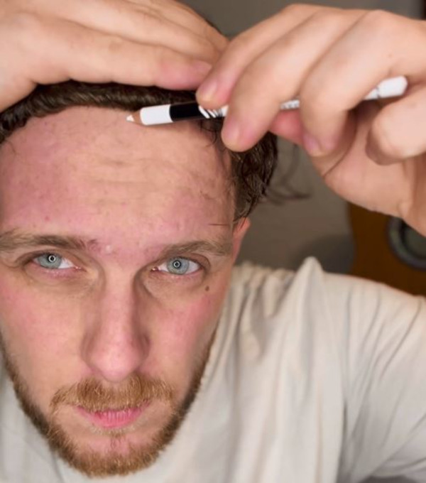 Consujos para colocar una peluca por primera vez- marcar la línea del cabello