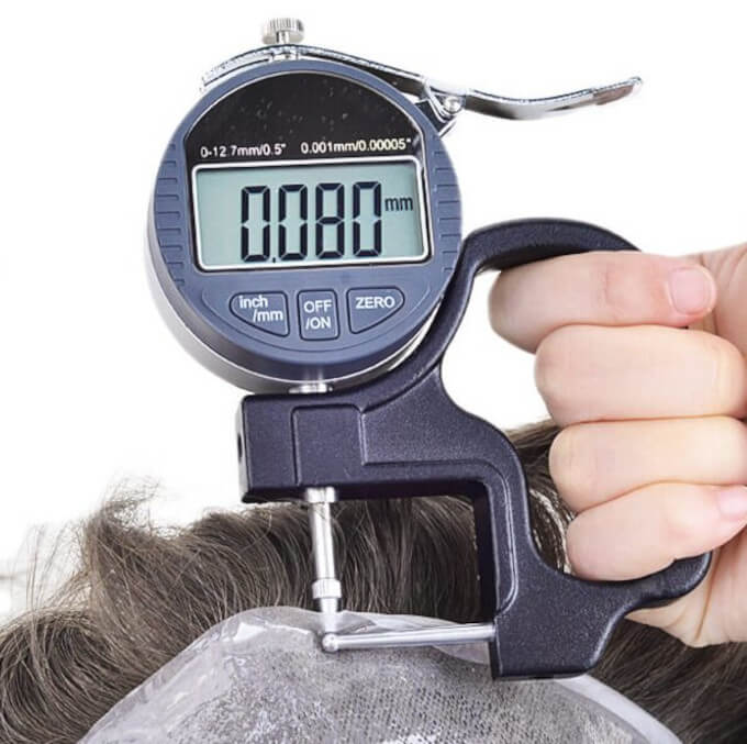 Grosor de una prótesis capilar de skin de cabello inyectado